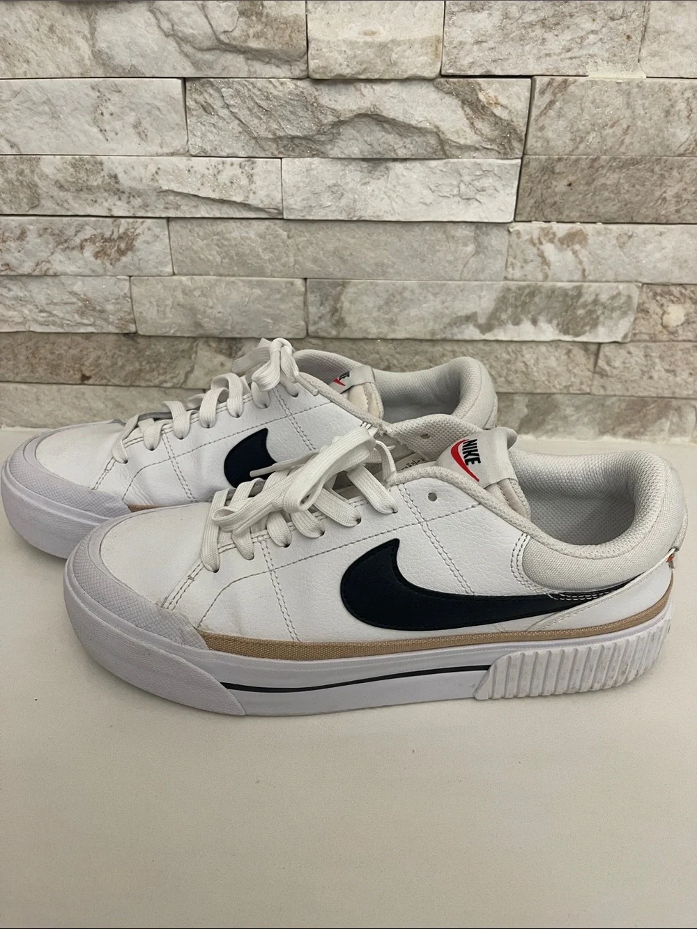 Nike $95 Leather Court Legacy Lift Platform Shoes Size 9